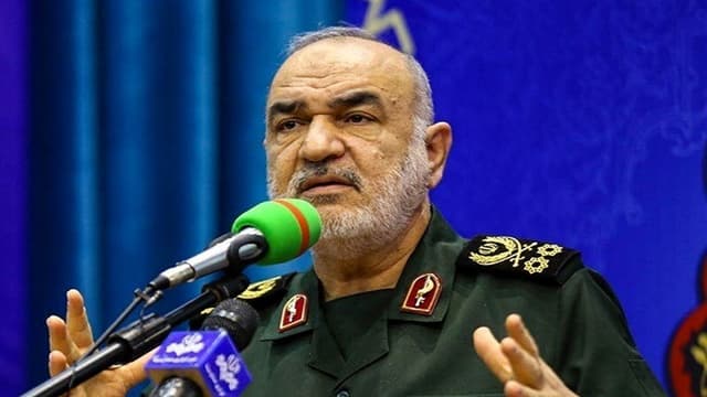 ارتش و سپاه حصار مستحکم ایران اسلامی هستند